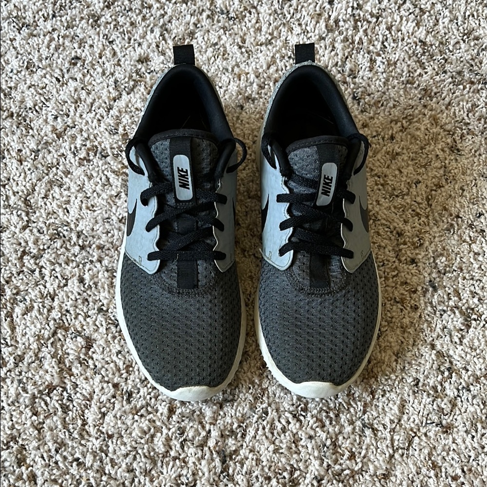 Nike Golf Shoes Youth Size 5Y. Black with Gray